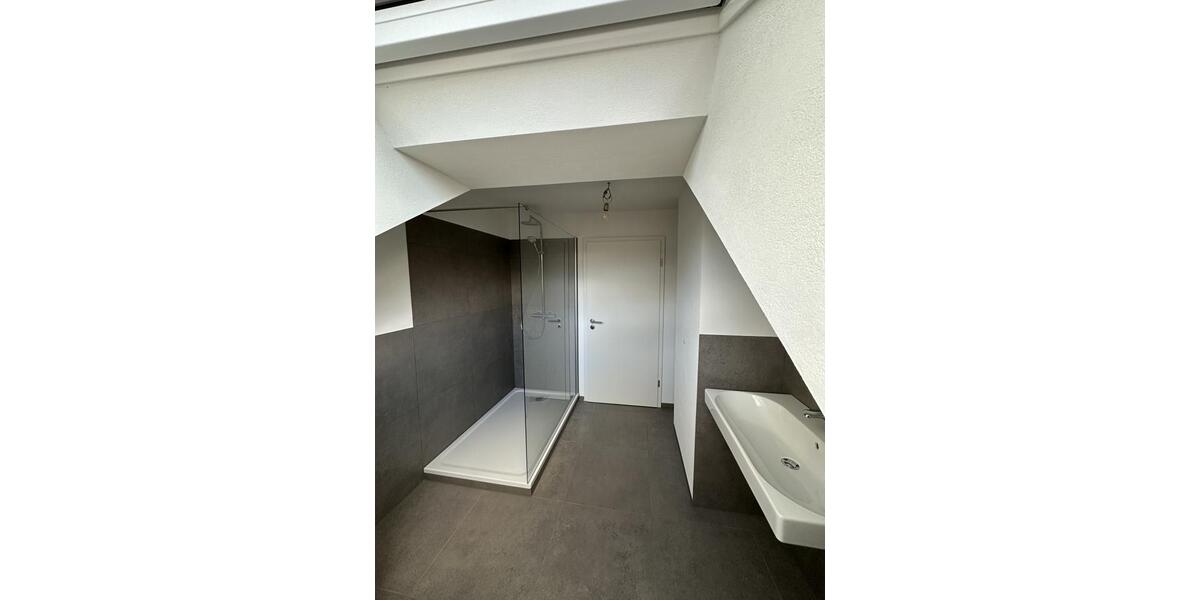 Dachgeschoßwohnung Schwebheim - 3 Zimmer, 78 m&sup2;, 850&euro; | Angebot:26039159