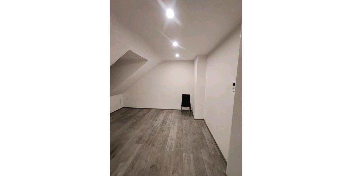 Dachgeschoßwohnung Duisburg Beeck - 3 Zimmer, 55 m&sup2;, 515&euro; | Angebot:26176978