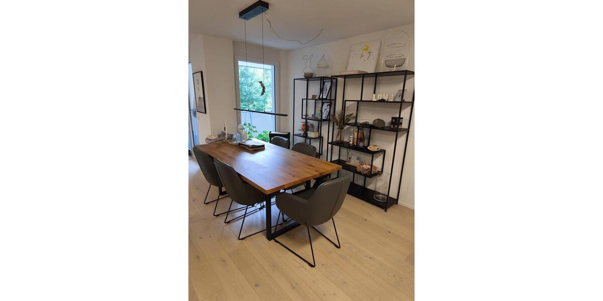 Neuwertige, zentrale 3 Zimmer-Whg mit Balkon, EBK und TG 3 zimmer