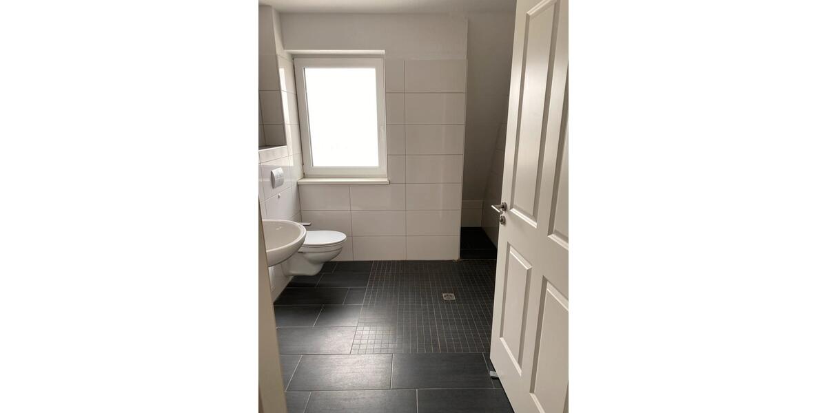 Dachgeschoßwohnung Wilhelmshaven - 2 Zimmer, 71 m&sup2;, 720&euro; | Angebot:26050968