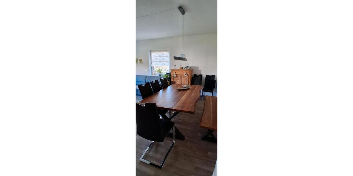 Erdgeschoßwohnung Berg bei Neumarkt in der Oberpfalz - 3.5 Zimmer, 94 m&sup2;, 1.200&euro; | Angebot:26038511