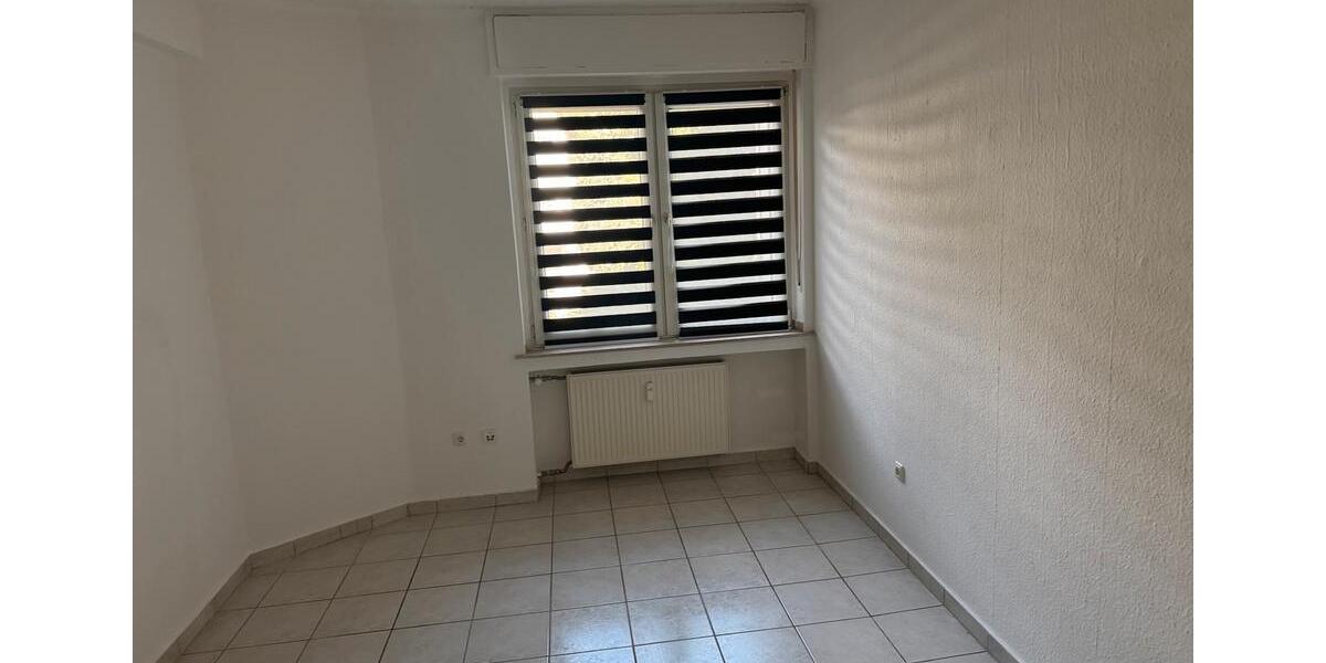 Erdgeschoßwohnung Essen Stadtbezirk III - 4 Zimmer, 84 m&sup2;, 1.200&euro; | Angebot:26072240