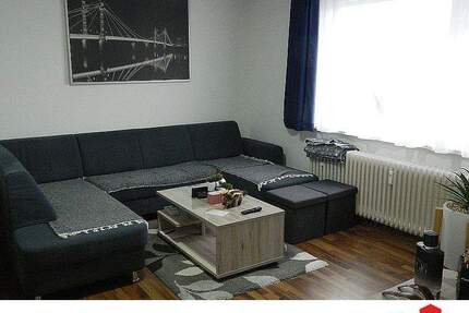 Gepflegte Etagenwohnung in ruhigem Haus mit Fahrstuhl und kleinem Sonnenbalkon, ca.62m². 2 zimmer
