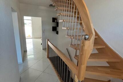 Haus Kehl - 4 Zimmer, 100 m&sup2;, 1.200&euro; | Angebot:25347777