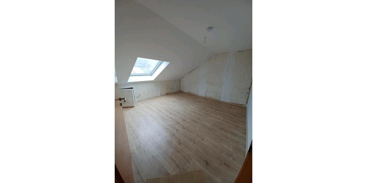 Dachgeschoßwohnung Elsenfeld - 3 Zimmer, 76 m&sup2;, 760&euro; | Angebot:26589145