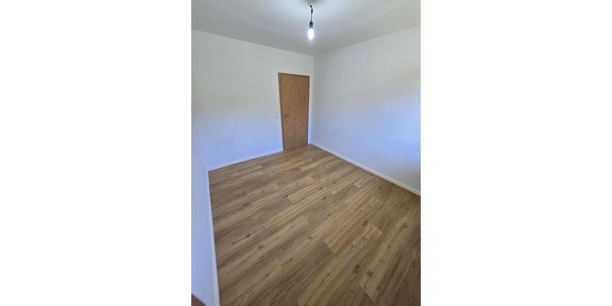 Etagenwohnung Bad Endbach - 5 Zimmer, 121 m&sup2;, 949&euro; | Angebot:26494179