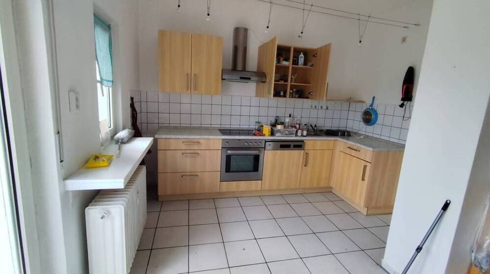 großzügige 3-Zimmer-Küche-Bad mit großem Balkon und Kaminofen