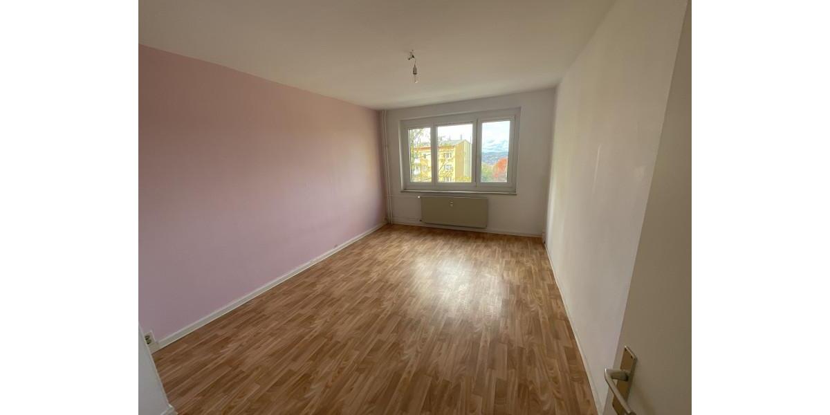 Etagenwohnung Suhl - 4 Zimmer, 75 m&sup2;, 543&euro; | Angebot:24256016