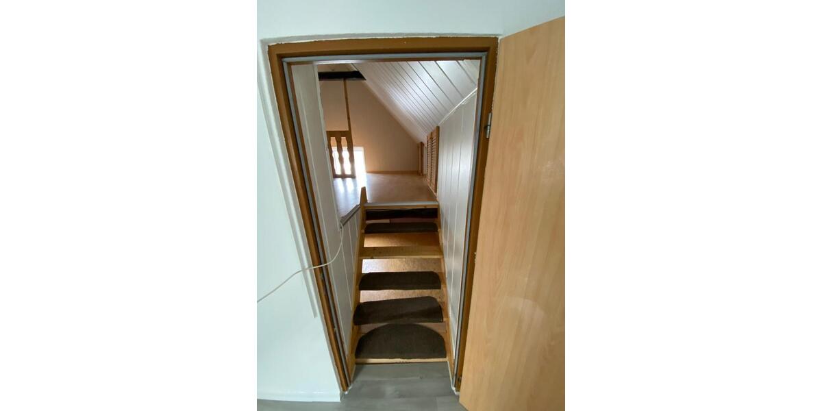 Dachgeschoßwohnung Steyerberg - 3.5 Zimmer, 95 m&sup2;, 750&euro; | Angebot:26289865