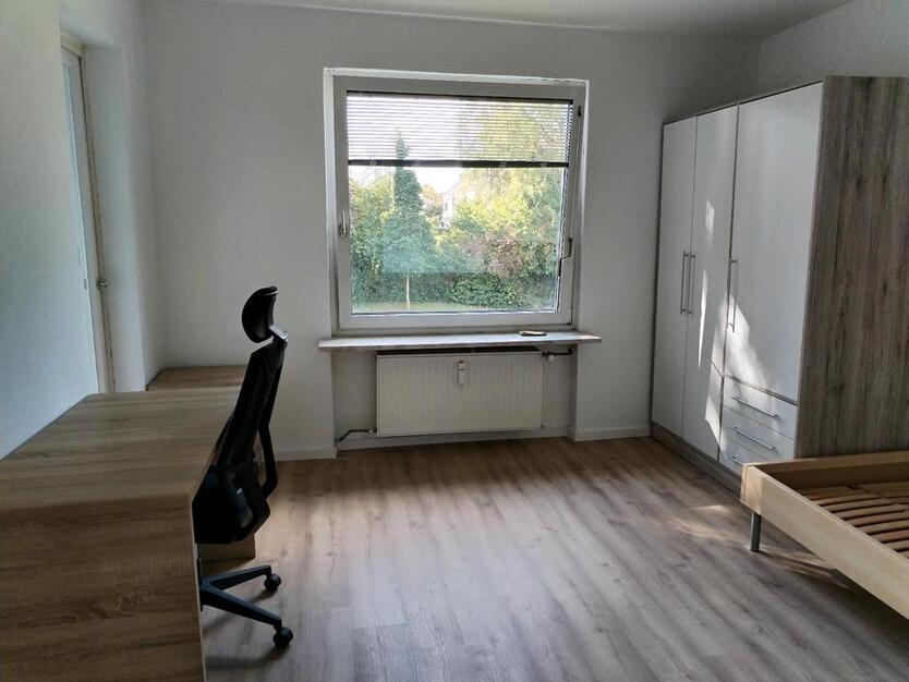 3 möbliertes WG Zimmer zu vermieten (WG neue Gründung)