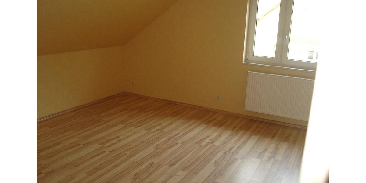 Etagenwohnung Gedern - 4 Zimmer, 107 m&sup2;, 685&euro; | Angebot:26702640