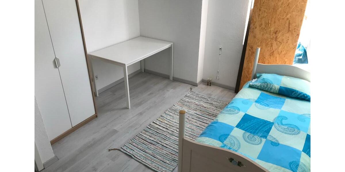 WG-Zimmer in 4er WG, möbliert 4 zimmer