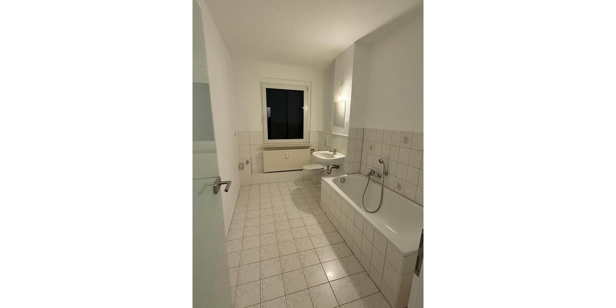 Etagenwohnung Leisnig - 4 Zimmer, 80 m&sup2;, 408&euro; | Angebot:26507104