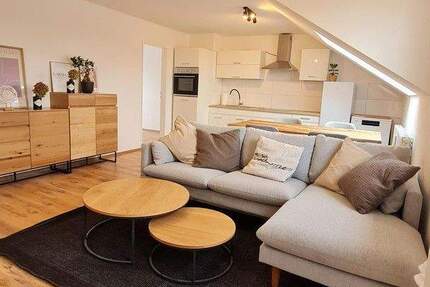 Erstbezug nach Sanierung - Exklusive, vollmöblierte Dachgeschosswohnung mit Dachterrasse & TG 3 zimmer