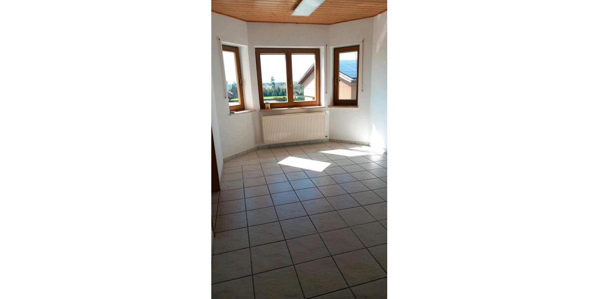 Dachgeschoßwohnung Jagstzell - 4 Zimmer, 90 m&sup2;, 650&euro; | Angebot:26312686