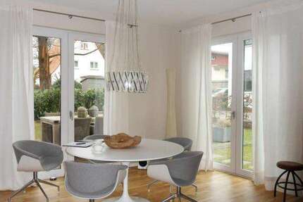 Haus zum Mieten in Hamburg 2.595 € 165 m²