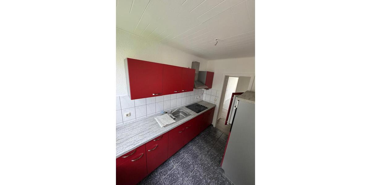 4-Raum Wohnung mit Einbauküche – ab sofort verfügbar 4 zimmer