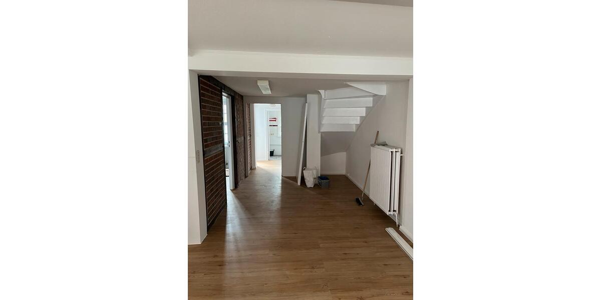 Reihenhaus Stade - 7 Zimmer, 152 m&sup2;, 1.824&euro; | Angebot:25648339