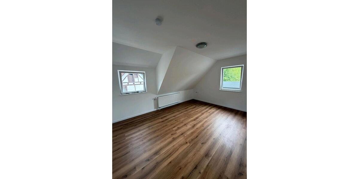Dachgeschoßwohnung Kappelrodeck - 3 Zimmer, 78 m&sup2;, 1.300&euro; | Angebot:26438207
