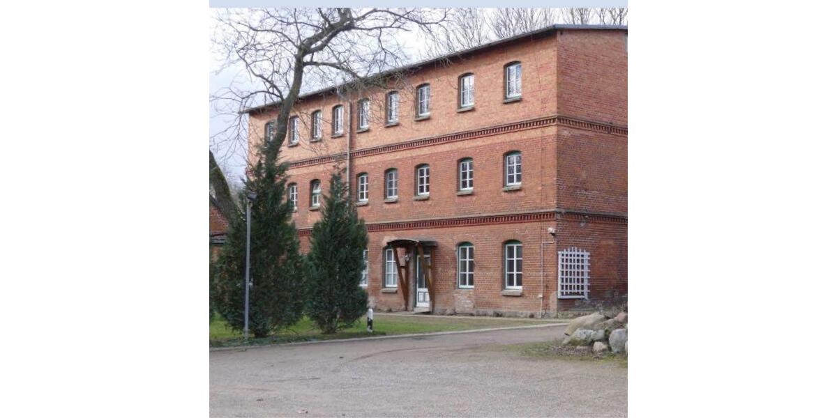 Etagenwohnung Stavenhagen - 2 Zimmer, 71 m&sup2;, 440&euro; | Angebot:24769426