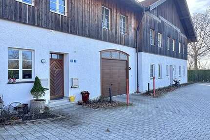 Haus Oberpframmern - 3.5 Zimmer, 225 m&sup2;, 2.900&euro; | Angebot:26180850