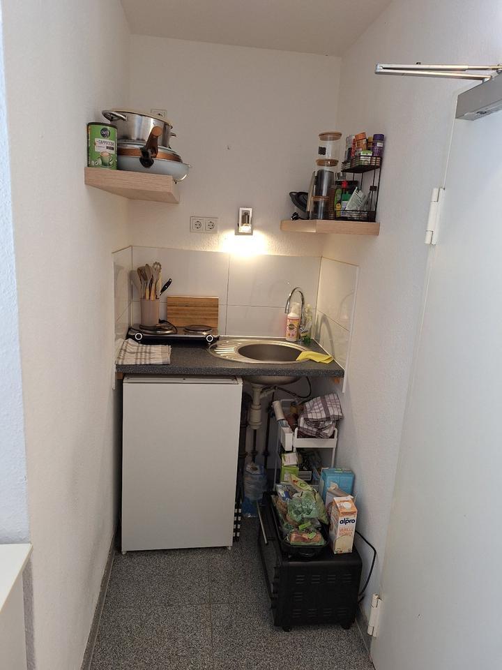 St. Johann: Helles 1,5 -Zimmer-Apartment mit Balkon