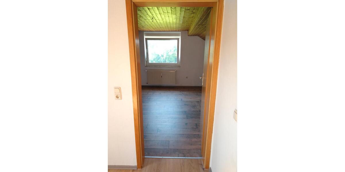 Dachgeschoßwohnung Neckarbischofsheim - 2 Zimmer, 47 m&sup2;, 590&euro; | Angebot:26610117