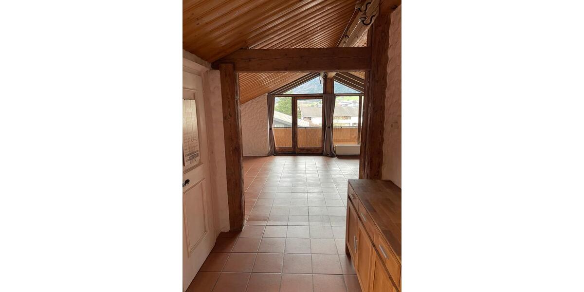 Dachgeschoßwohnung Pinneberg - 2 Zimmer, 80 m&sup2;, 990&euro; | Angebot:25023074