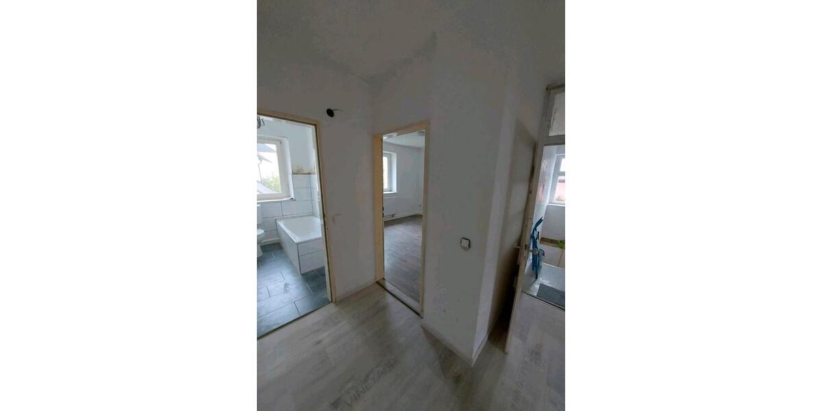 Etagenwohnung Thiersheim - 3 Zimmer, 75 m&sup2;, 670&euro; | Angebot:26273999