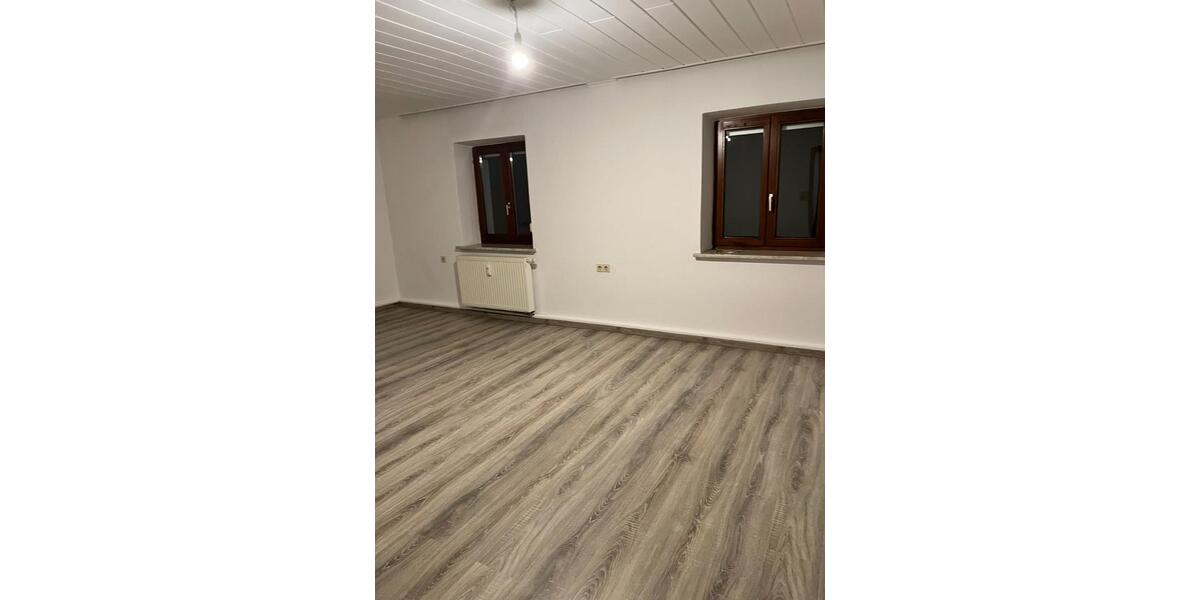 5 Zimmer-Wohnung 115 qm Maxhütte mit Garten 5 zimmer