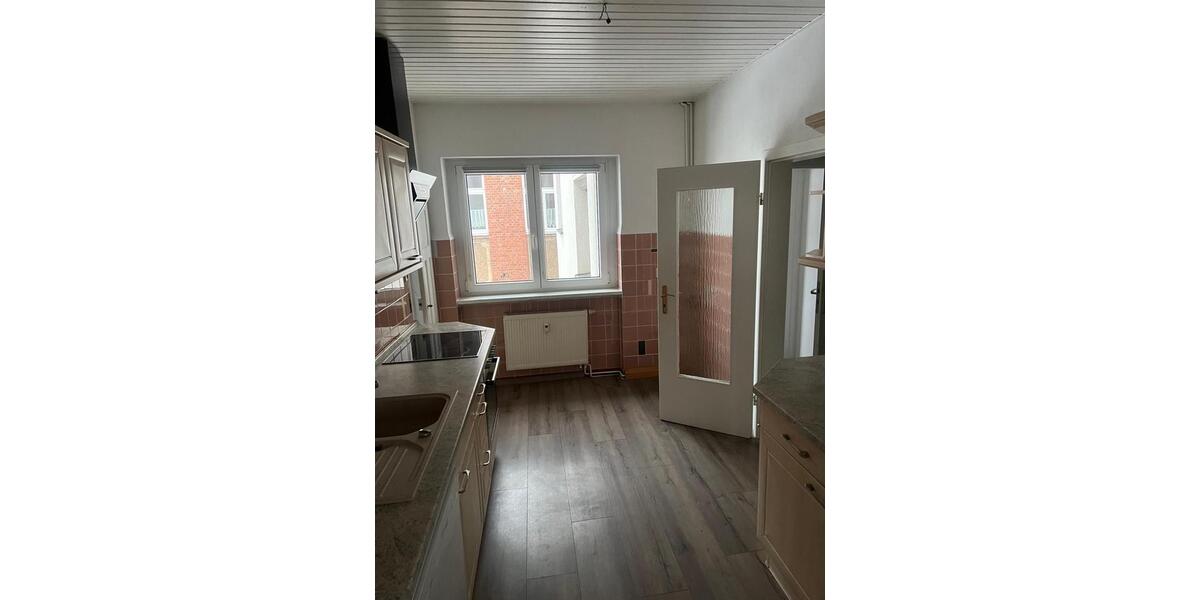 Etagenwohnung Eisenberg - 4 Zimmer, 88 m&sup2;, 790&euro; | Angebot:25884130