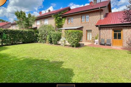 Keine halben Sachen in Esterfeld: DHH mit Carport, 3 Schlafzimmer, EBK & Garten zu mieten! zimmer