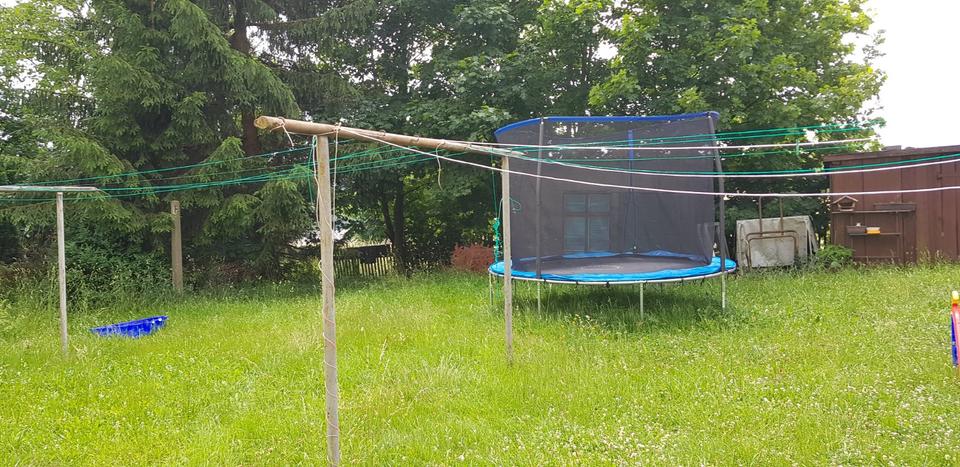 Großzöbern: 3 R Wohnung EG, sonnig und ruhig, mit Gartenbenutzung 3 zimmer