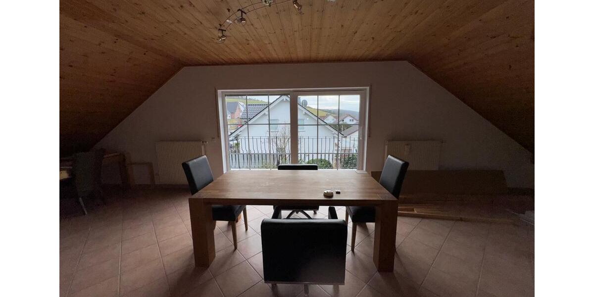 Dachgeschoßwohnung Weilmünster - 3 Zimmer, 123 m&sup2;, 900&euro; | Angebot:25944225