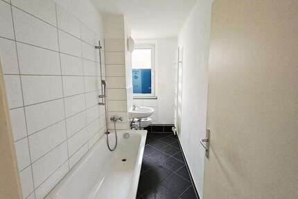 Wohnung zum Mieten in Magdeburg 281,38 € 51.16 m² 2 zimmer