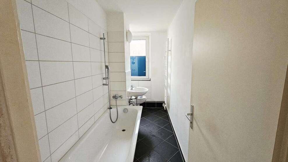 Wohnung zum Mieten in Magdeburg 281,38 € 51.16 m² 2 zimmer
