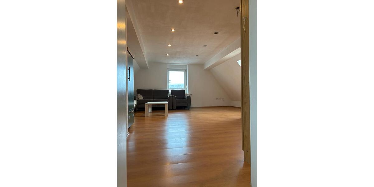 Dachgeschoßwohnung Hechingen - 3 Zimmer, 80 m&sup2;, 750&euro; | Angebot:24976145