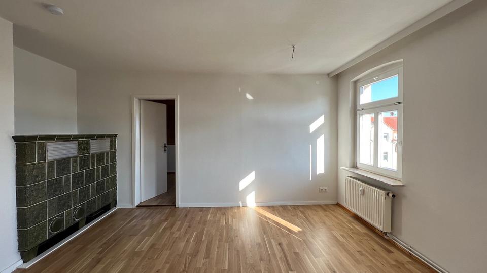 Dachgeschoßwohnung Hohenstein-Ernstthal Ernstthal - 4 Zimmer, 105 m&sup2;, 700&euro; | Angebot:24380399