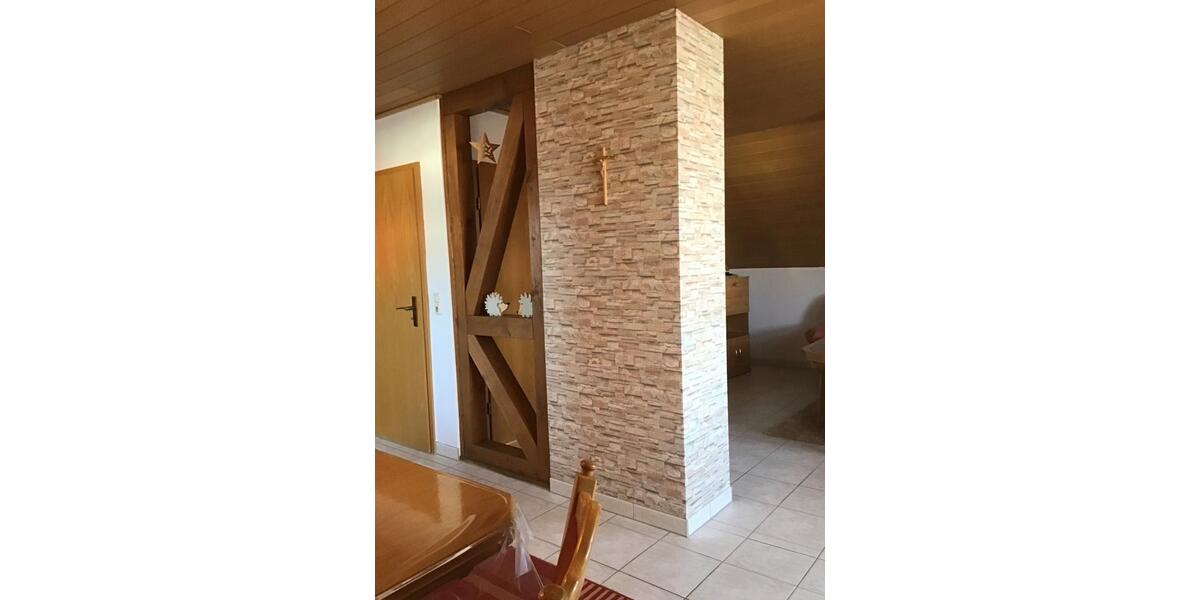 Dachgeschoßwohnung Ebensfeld - 3 Zimmer, 84 m&sup2;, 960&euro; | Angebot:25641080