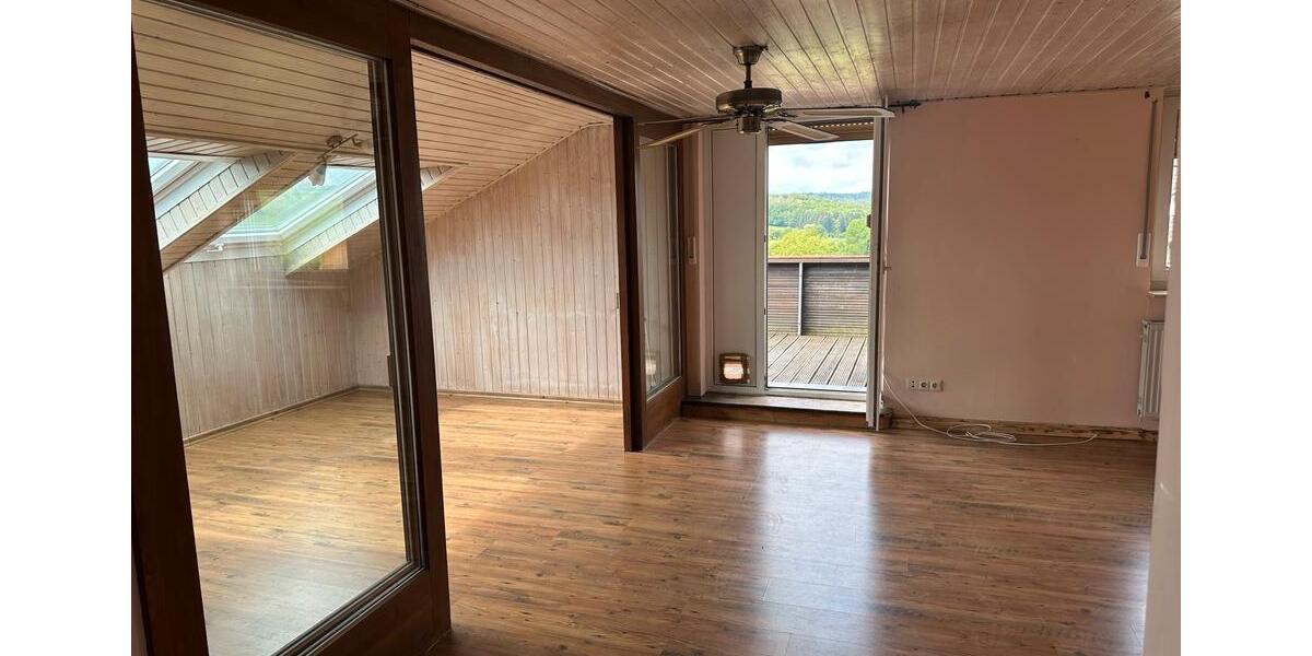 Dachgeschoßwohnung Nüsttal - 4 Zimmer, 90 m&sup2;, 900&euro; | Angebot:26455967