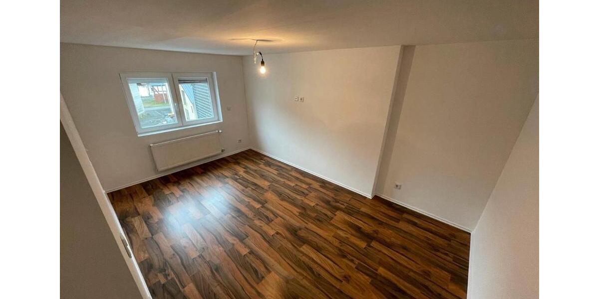 EFH, 5 ZKB , 140qm , 2 Bäder , 2 Parkplätze zu vermieten 2 zimmer