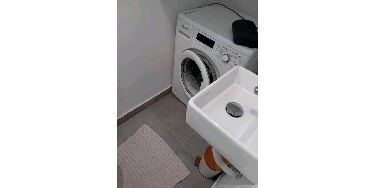 Wohnen auf Zeit Crimmitschau - 3 Zimmer, 100 m&sup2;, 17&euro; | Angebot:24222864