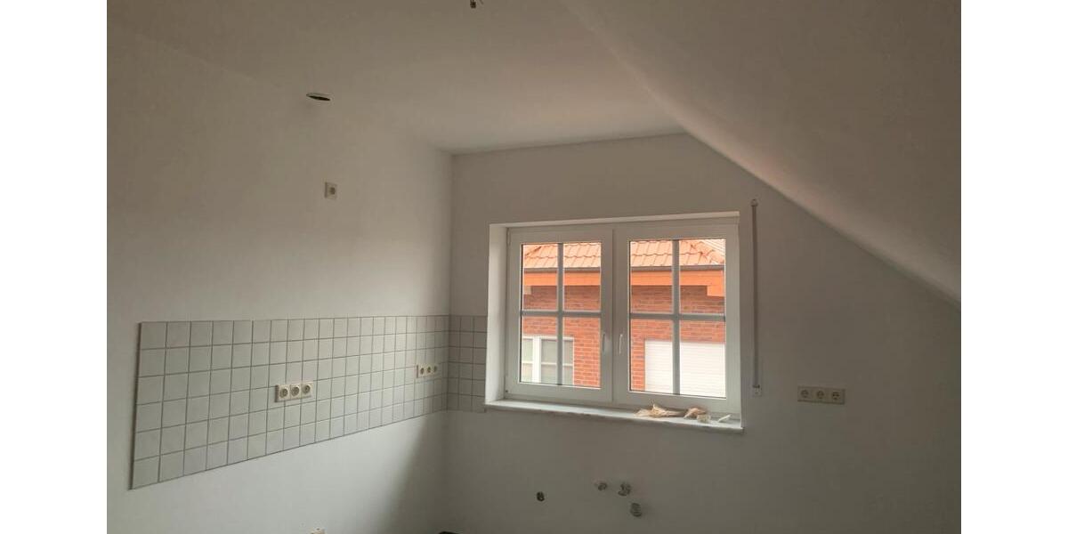 Dachgeschoßwohnung Altenbeken - 3 Zimmer, 750&euro; | Angebot:22288477