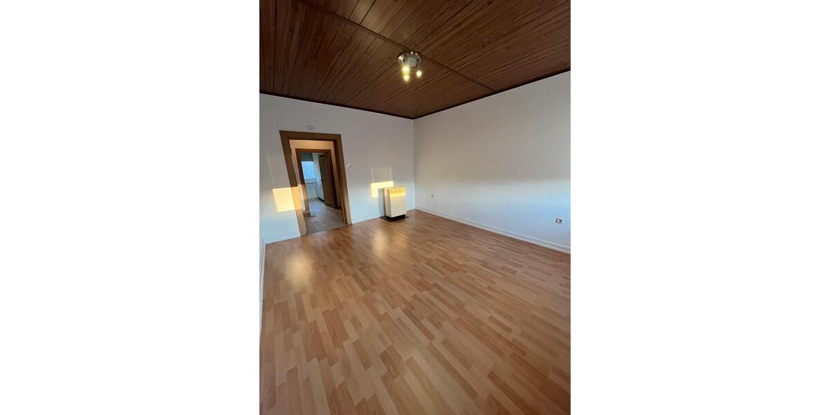 Etagenwohnung Saarbrücken Eschberg - 3 Zimmer, 78 m&sup2;, 680&euro; | Angebot:25921068