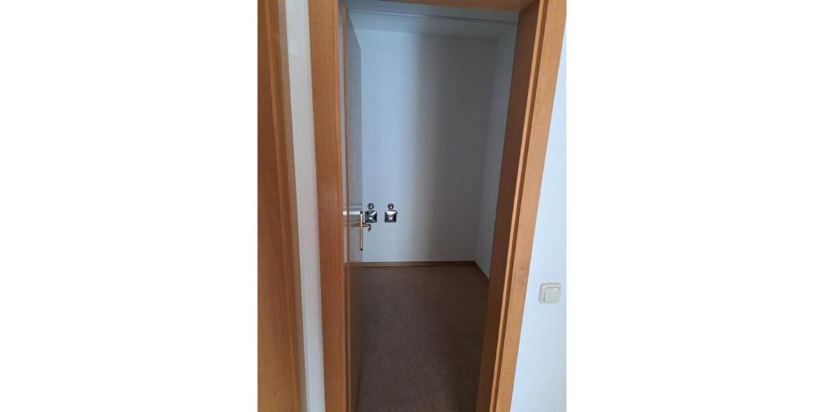 Erdgeschoßwohnung Deggendorf - 3 Zimmer, 84 m&sup2;, 830&euro; | Angebot:25868399