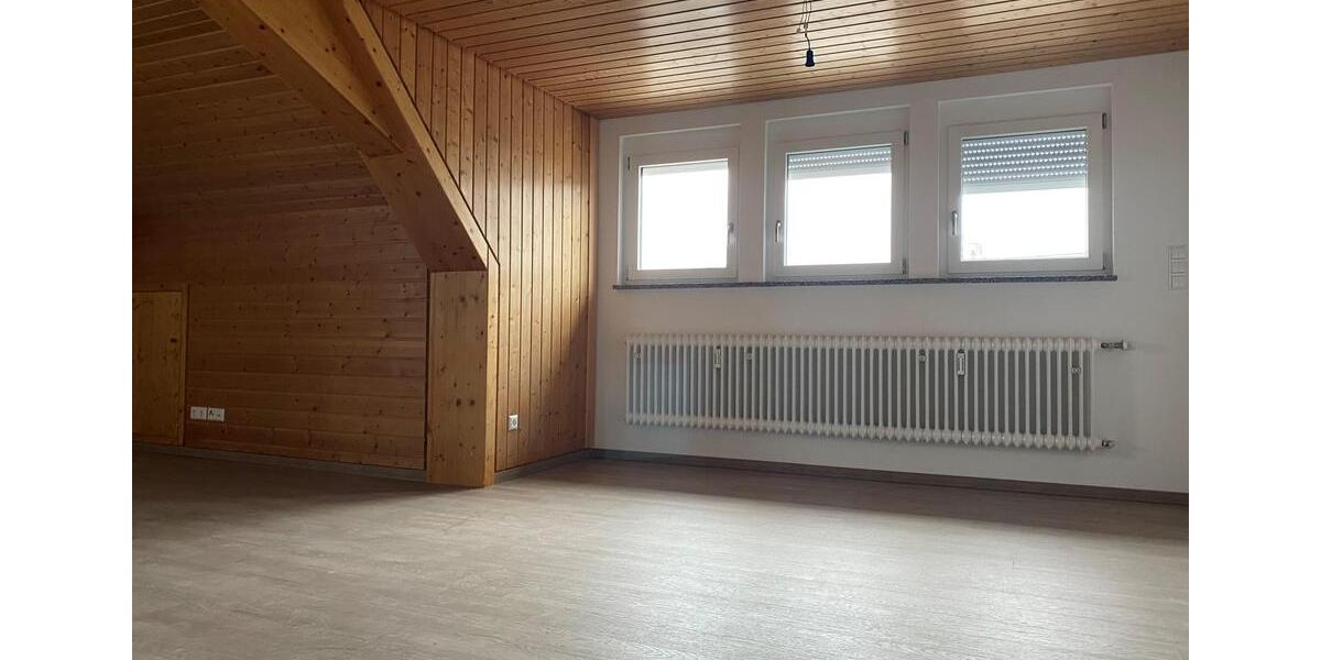 Dachgeschoßwohnung Görwihl - 2.5 Zimmer, 92 m&sup2;, 823&euro; | Angebot:22789626