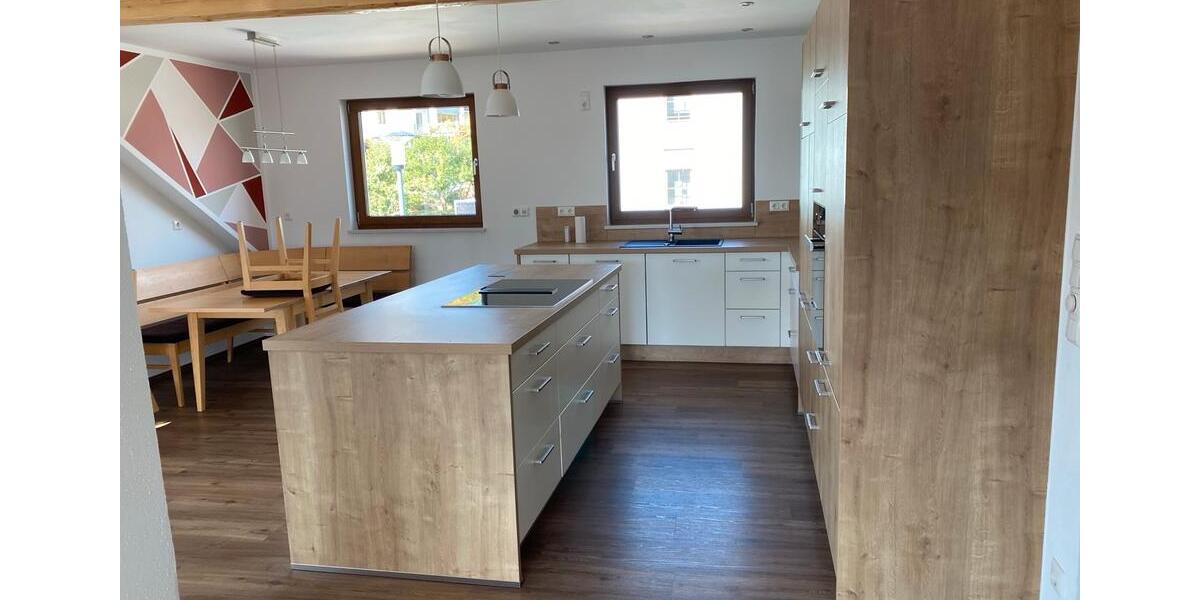 Dachgeschoßwohnung Freudenberg - 3 Zimmer, 120 m&sup2;, 960&euro; | Angebot:26608647