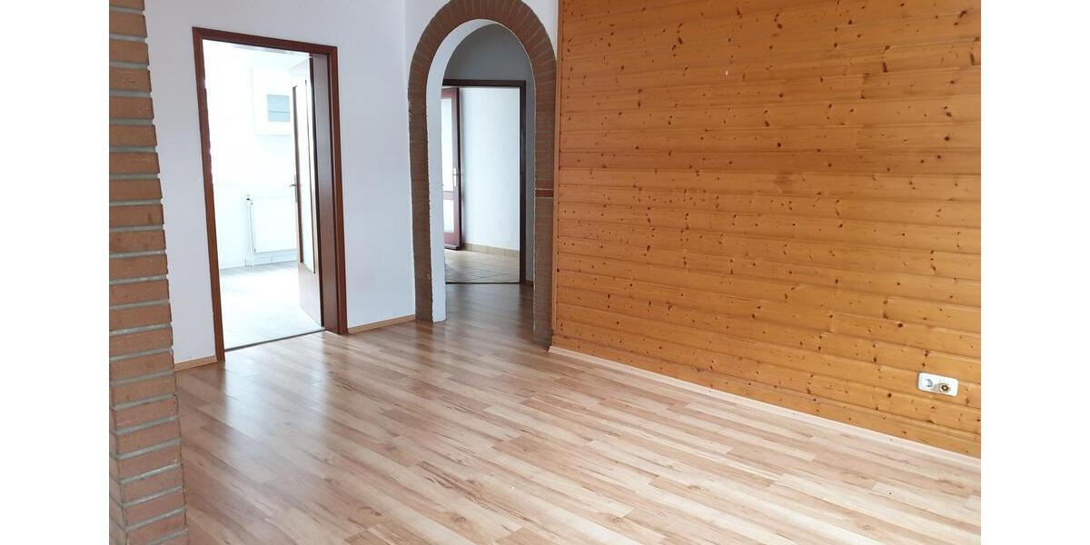 Erdgeschoßwohnung Hohenlockstedt - 4 Zimmer, 100 m&sup2;, 912&euro; | Angebot:25892463