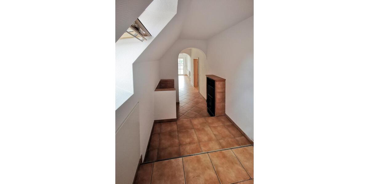 Dachgeschoßwohnung Hartheim am Rhein - 4 Zimmer, 132 m&sup2;, 1.520&euro; | Angebot:26624238