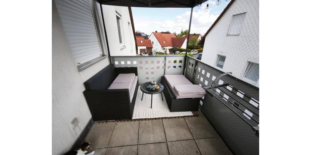 moderne 3 Zi. DG (2. OG) Wohnung mit Balkon und KFZ-Stellplatz - Etagenwohnung Uehlfeld | Angebot:26704502